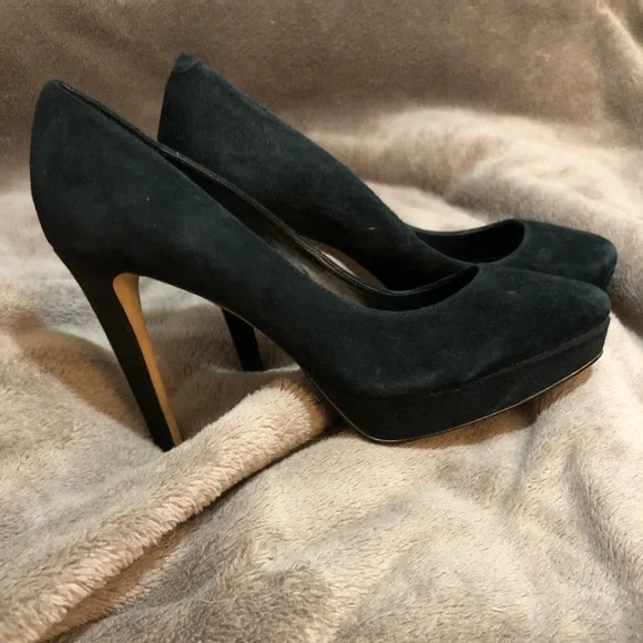 White House black market suede pumps - Picture 2 of 6